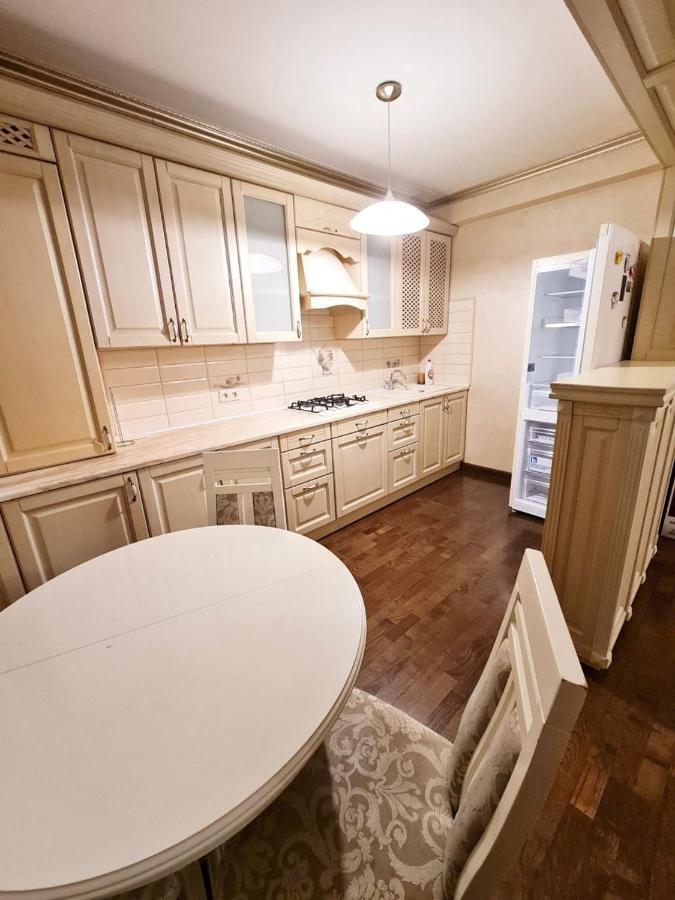 Cathedral Park And Pedestrian Zone Ultracentral Cozy Apartment In Кишинів Екстер'єр фото